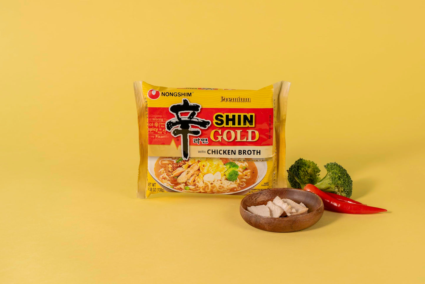 Nongshim Ramen Noodles, Gourmet Instant Ramen, Premium Microwavable Noodle Soup, Shin Gold, 4.58 Ounce (Pack of 16)