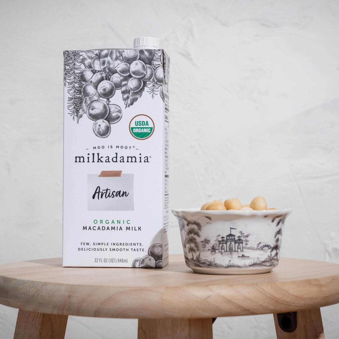 Milkadamia Organic Artisan Macadamia Milk, Non-Dairy, Plant Based, Vegan, Gluten Free, 32 Fluid Ounce (Pack of 6)