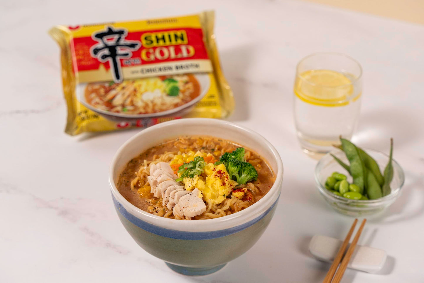 Nongshim Ramen Noodles, Gourmet Instant Ramen, Premium Microwavable Noodle Soup, Shin Gold, 4.58 Ounce (Pack of 16)