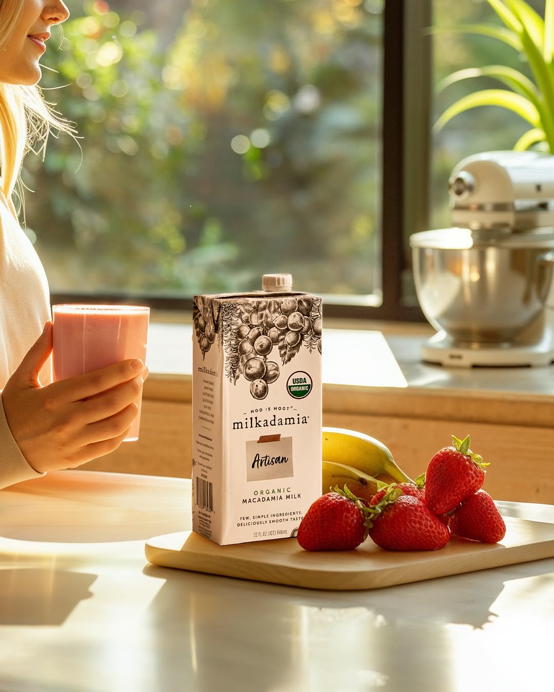 Milkadamia Organic Artisan Macadamia Milk, Non-Dairy, Plant Based, Vegan, Gluten Free, 32 Fluid Ounce (Pack of 6)