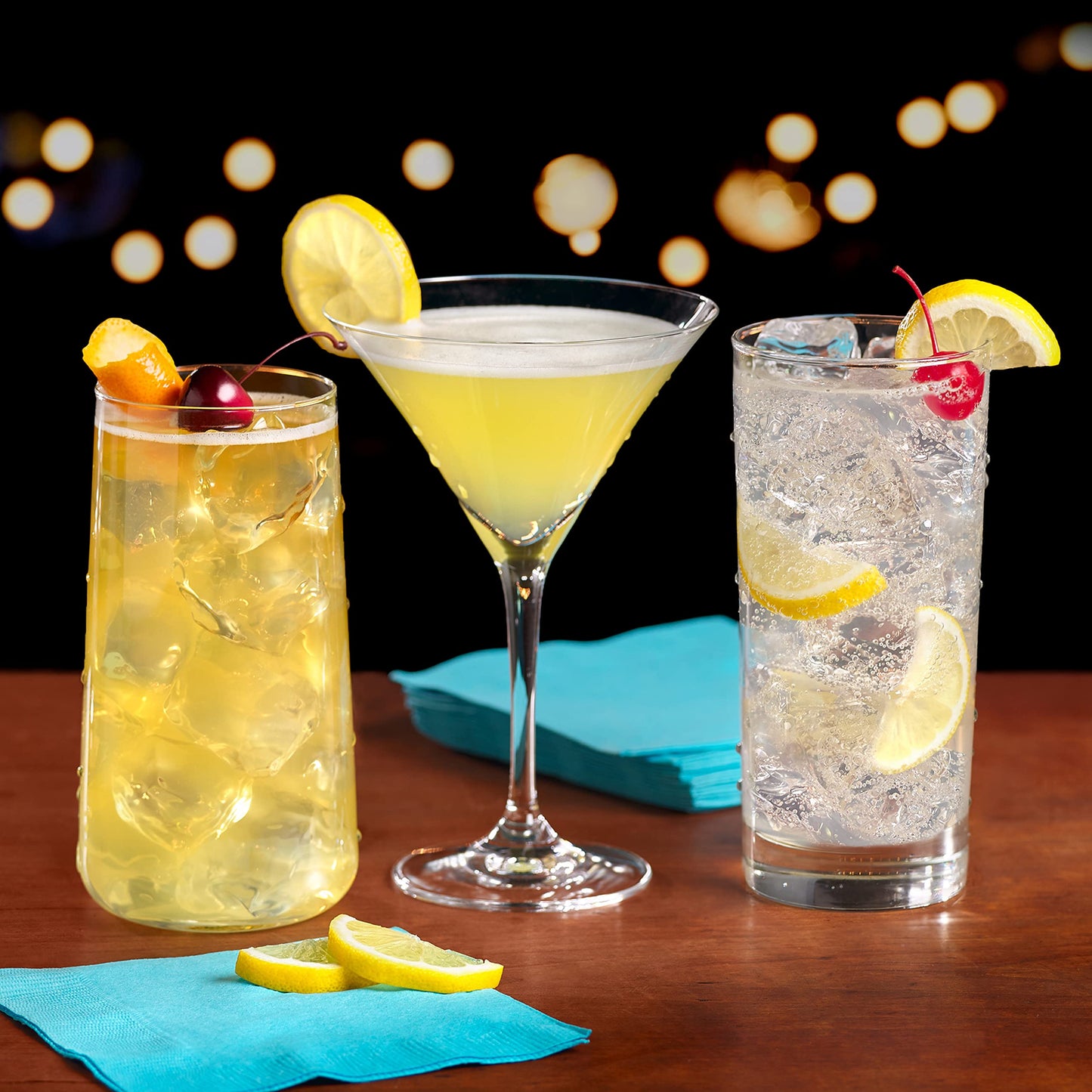 Mr & Mrs T Whiskey Sour Mix, 1 L bottle (Pack of 6), Tart and Sweet Blend Flavored Cocktail Mixer, Made with Cane Sugar, Perfect for Traditional Whiskey Sour and Mocktail Drinks