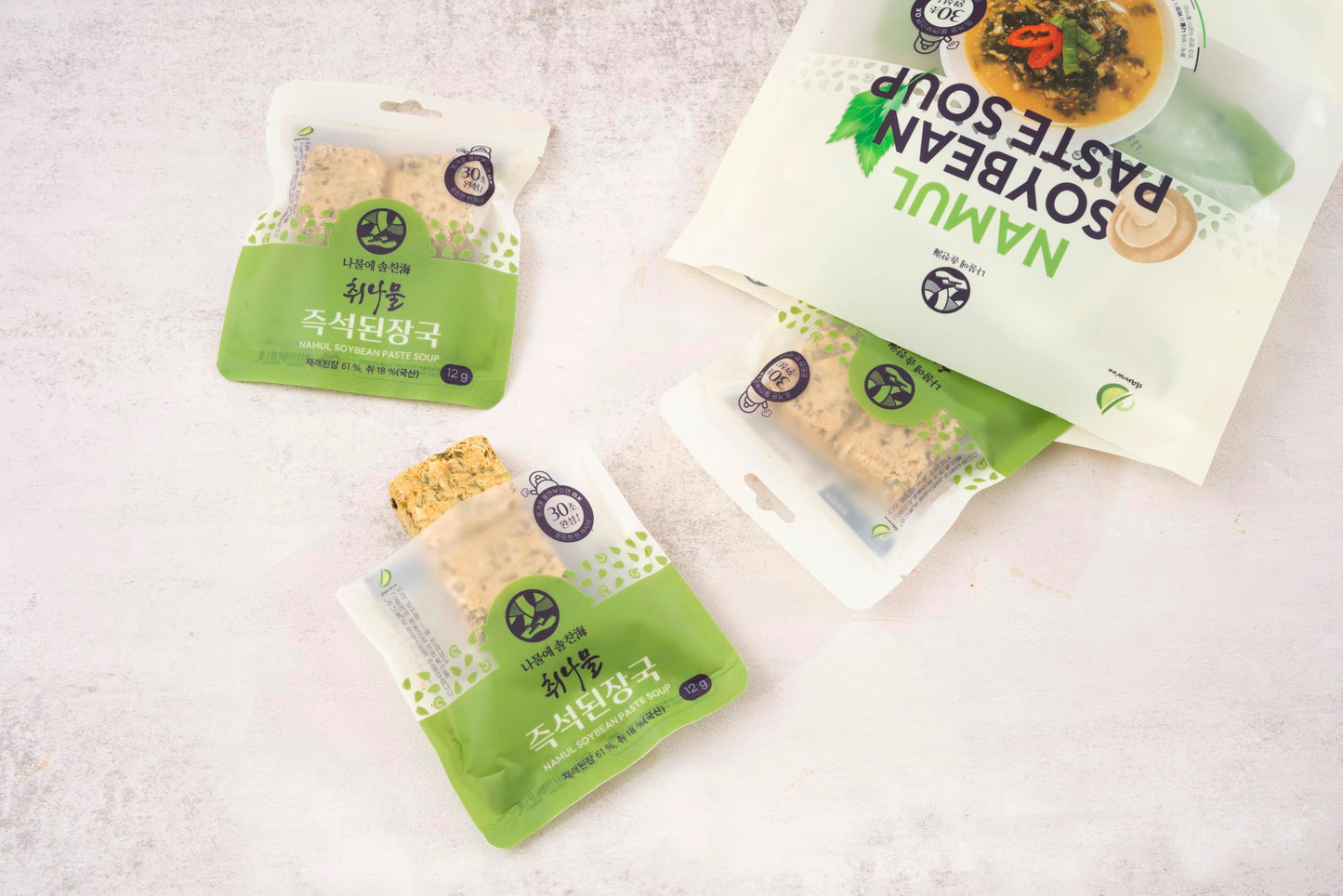Korean Food Instant Miso Soup with Vegetables – 5 Individual Servings – Korean Soybean Paste Soup (Doenjang) – Quick & Easy Freeze-Dried Soup, Healthy Low-Calorie Pantry Staple